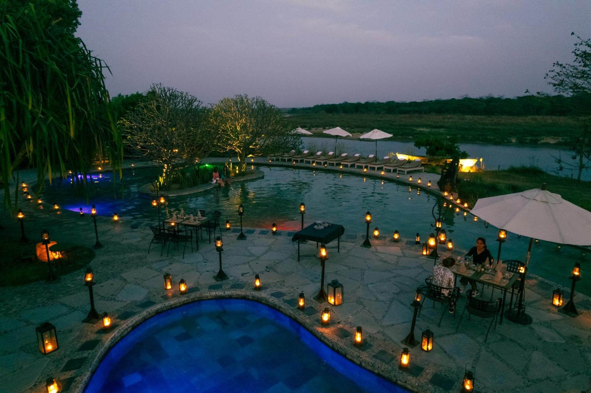 Barahi Jungle Lodge Meghauli Exterior photo