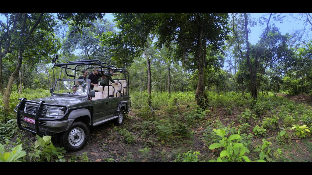 Barahi Jungle Lodge Meghauli Exterior photo