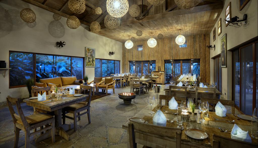 Barahi Jungle Lodge Meghauli Exterior photo