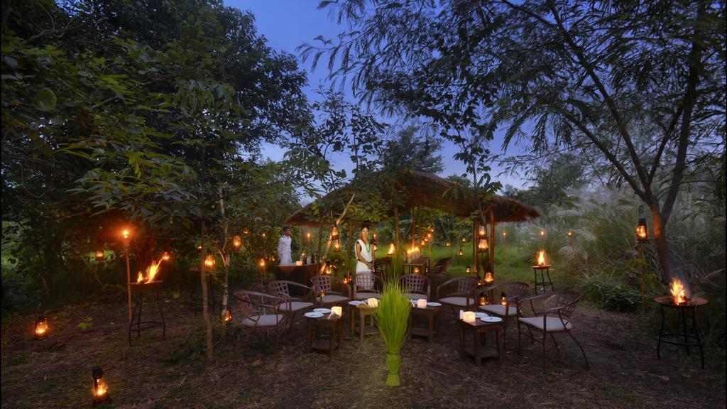 Barahi Jungle Lodge Meghauli Exterior photo