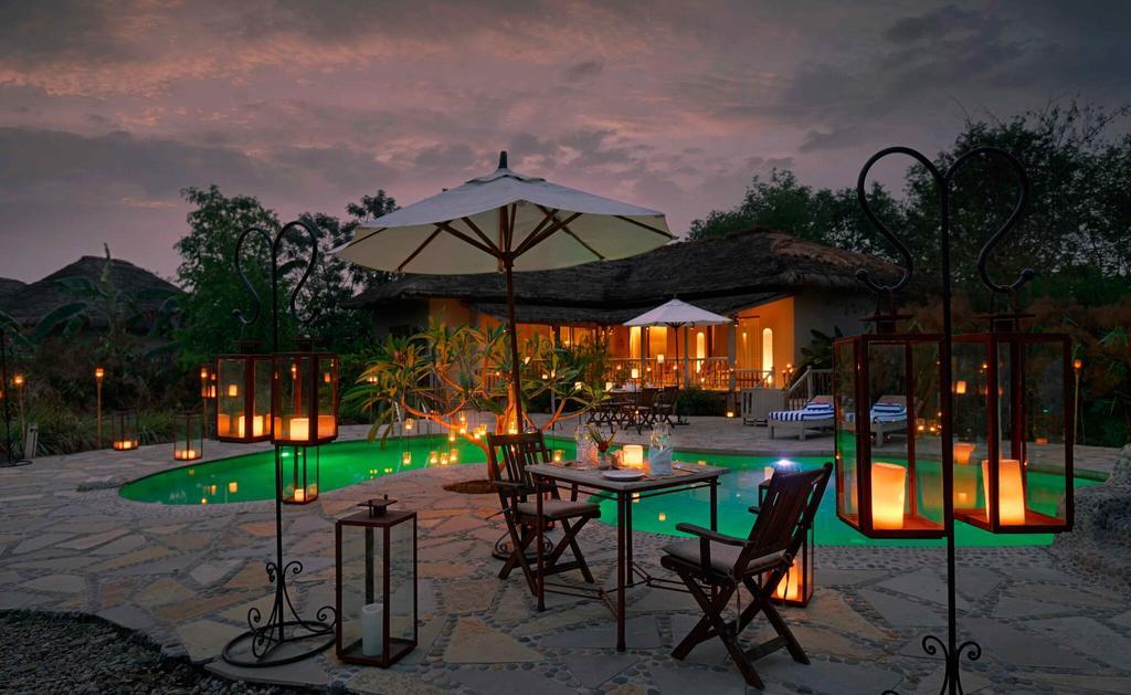 Barahi Jungle Lodge Meghauli Exterior photo
