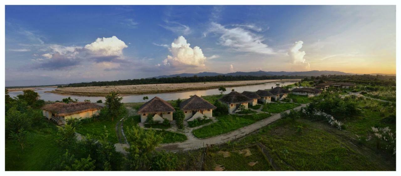 Barahi Jungle Lodge Meghauli Exterior photo