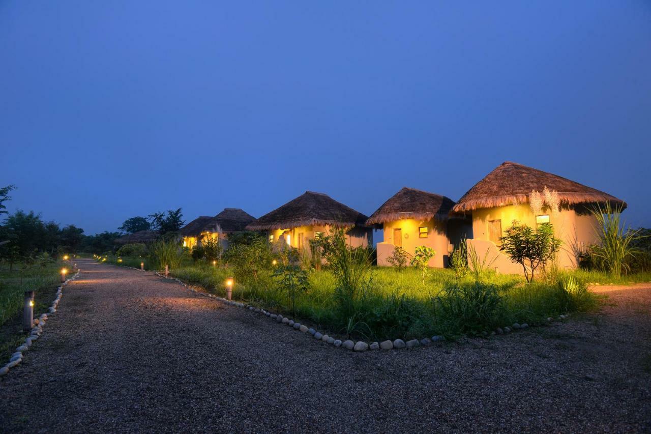 Barahi Jungle Lodge Meghauli Exterior photo