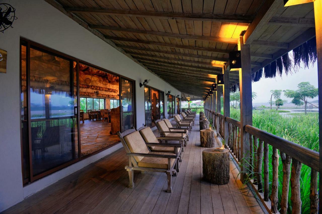 Barahi Jungle Lodge Meghauli Exterior photo