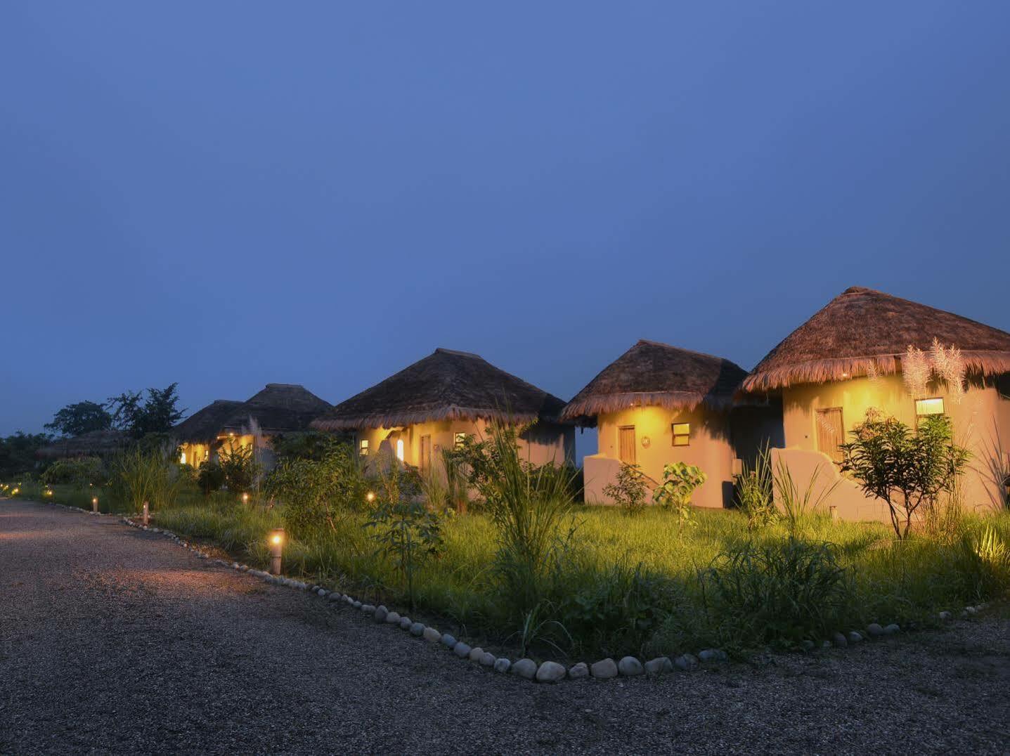 Barahi Jungle Lodge Meghauli Exterior photo