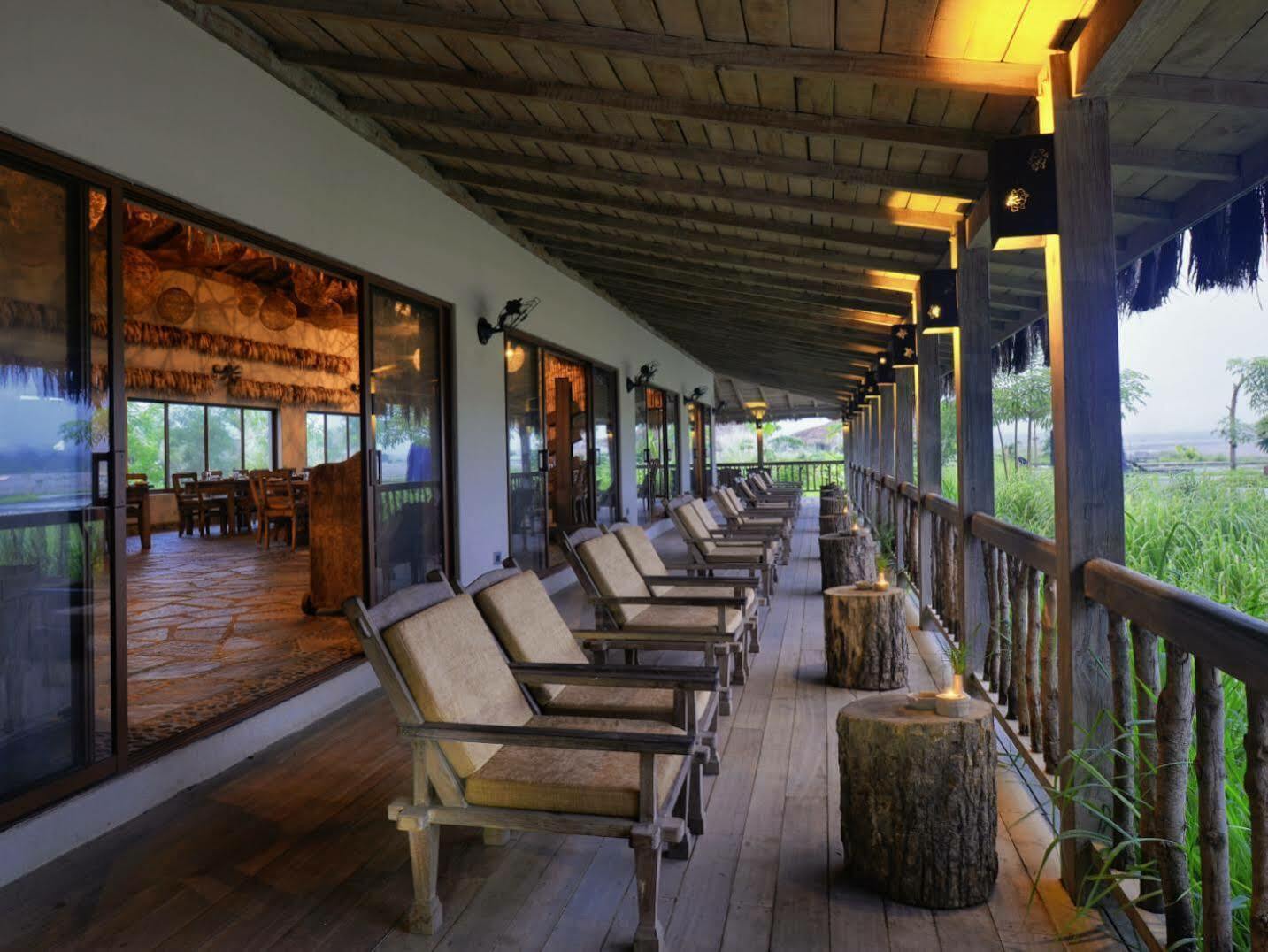 Barahi Jungle Lodge Meghauli Exterior photo